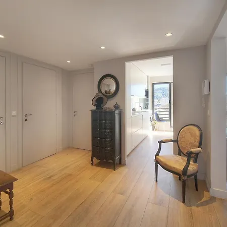 Off Air-conditioned Duplex With Terrace Secure & Premium Amenities شقة