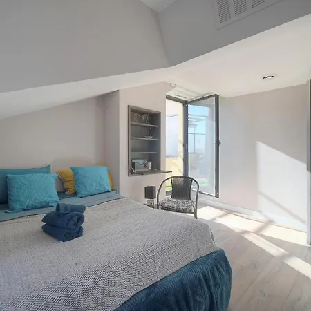 Off Air-conditioned Duplex With Terrace Secure & Premium Amenities