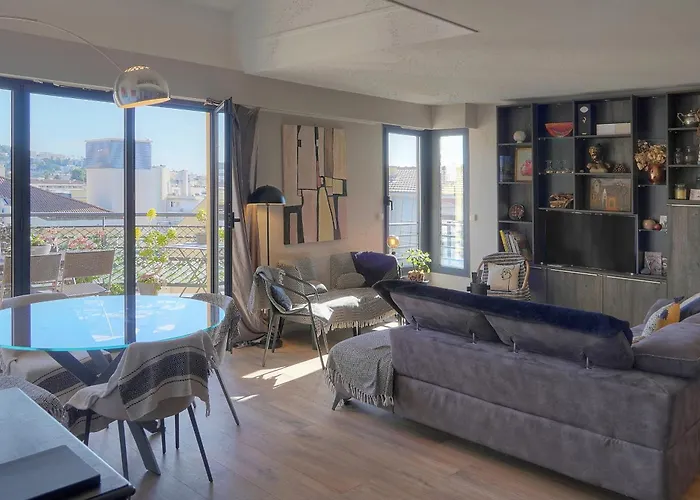 Frgk Air-conditioned Duplex With Terrace Secure & Premium Amenities *