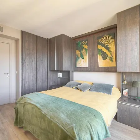 Off Air-conditioned Duplex With Terrace Secure & Premium Amenities Apartment