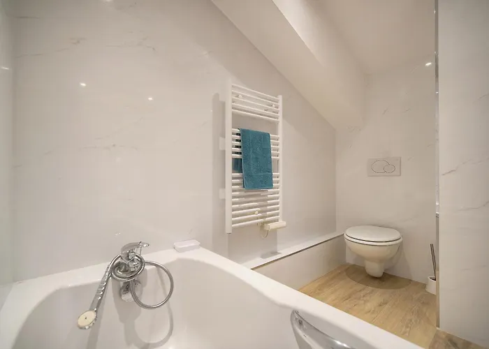 Frgk Air-conditioned Duplex With Terrace Secure & Premium Amenities * 칸느