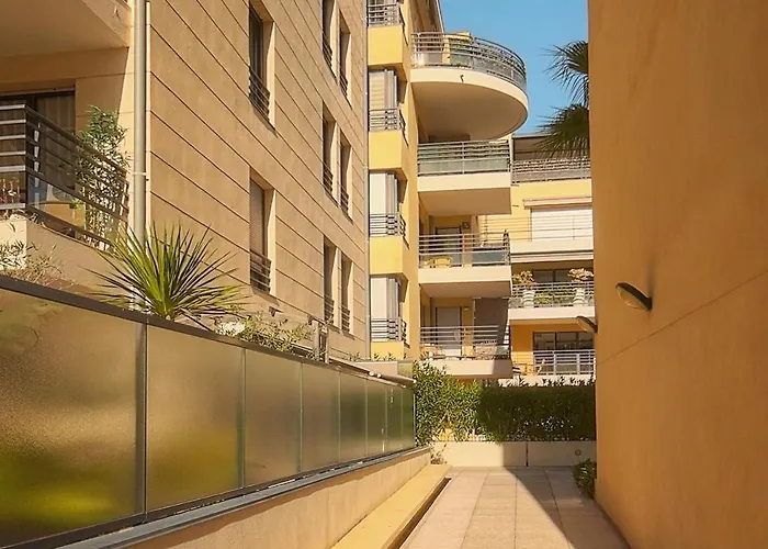 Frgk Air-conditioned Duplex With Terrace Secure & Premium Amenities * Канны