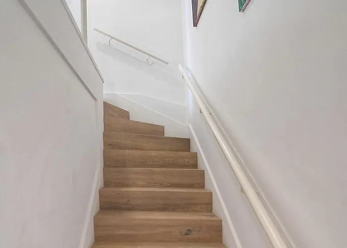 Frgk Air-conditioned Duplex With Terrace Secure & Premium Amenities *