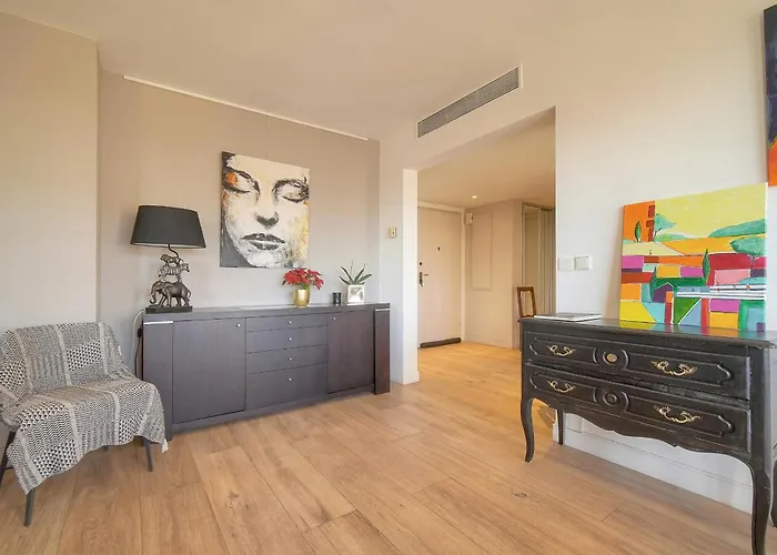 Frgk Air-conditioned Duplex With Terrace Secure & Premium Amenities