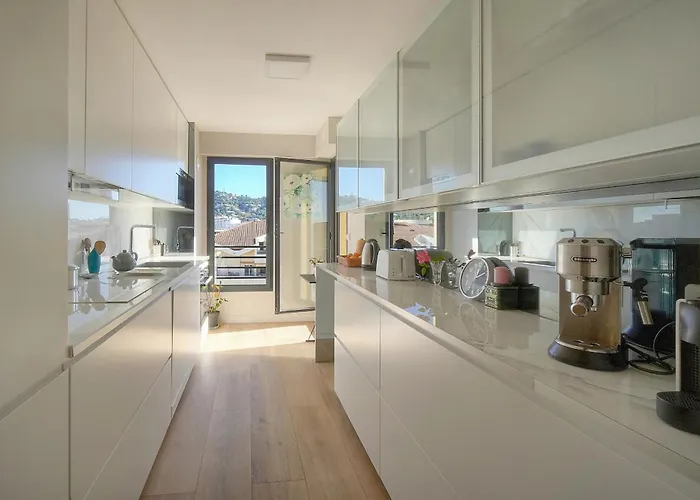 Frgk Air-conditioned Duplex With Terrace Secure & Premium Amenities