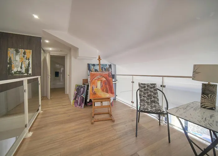 Frgk Air-conditioned Duplex With Terrace Secure & Premium Amenities 아파트