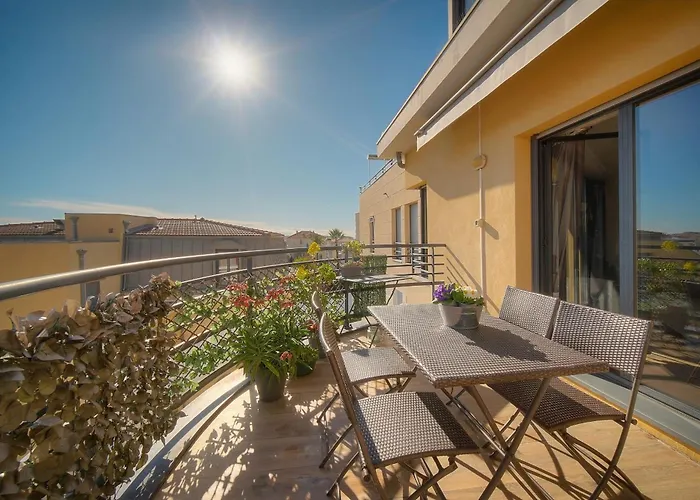 아파트 Frgk Air-conditioned Duplex With Terrace Secure & Premium Amenities *