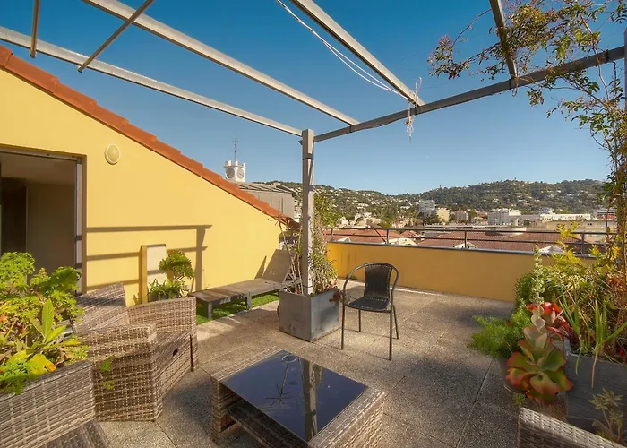 아파트 Frgk Air-conditioned Duplex With Terrace Secure & Premium Amenities *