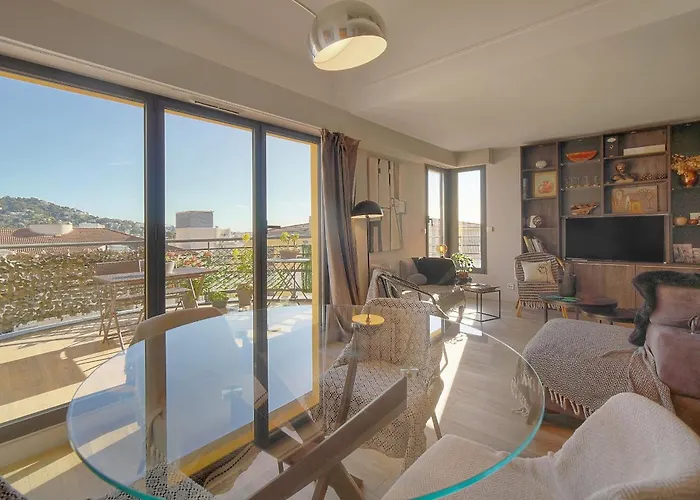 아파트 Frgk Air-conditioned Duplex With Terrace Secure & Premium Amenities