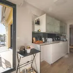 Off Air-conditioned Duplex With Terrace Secure & Premium Amenities Appartamento