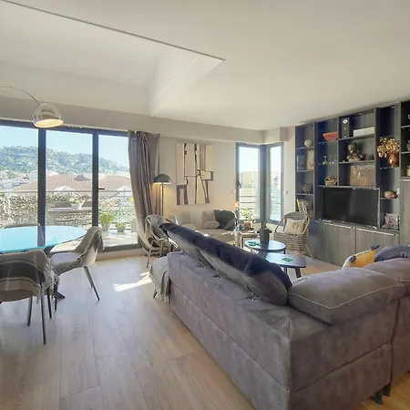 Off Air-conditioned Duplex With Terrace Secure & Premium Amenities * Κάννες